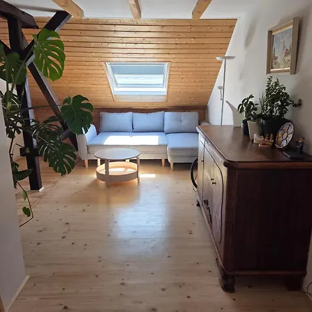 Entire 10 Min From Train Station
